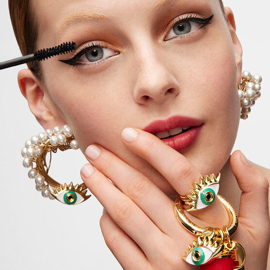 TESSEL 1 RED CH MAKE UP OTHERS